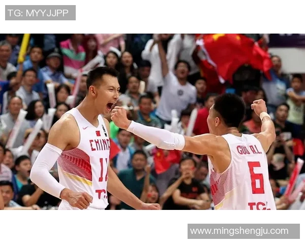 中国球迷热情助阵篮球明星对抗赛展现激情与实力的精彩瞬间 中国球迷热情助阵篮球明星对抗赛展现激情与实力的精彩瞬间